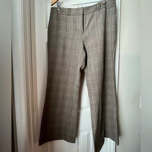 EUC NY&Co Women’s Plaid Dress Pants - Size 14